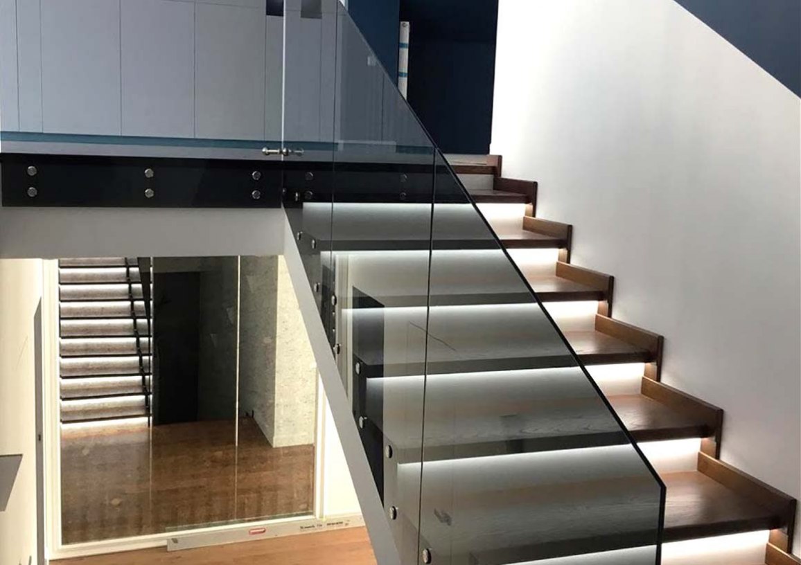 Лестницы из стекла и металла, дизайн Сочи 