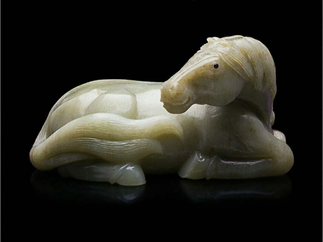 Лошадь из белого камня Краснодар - нефрит 