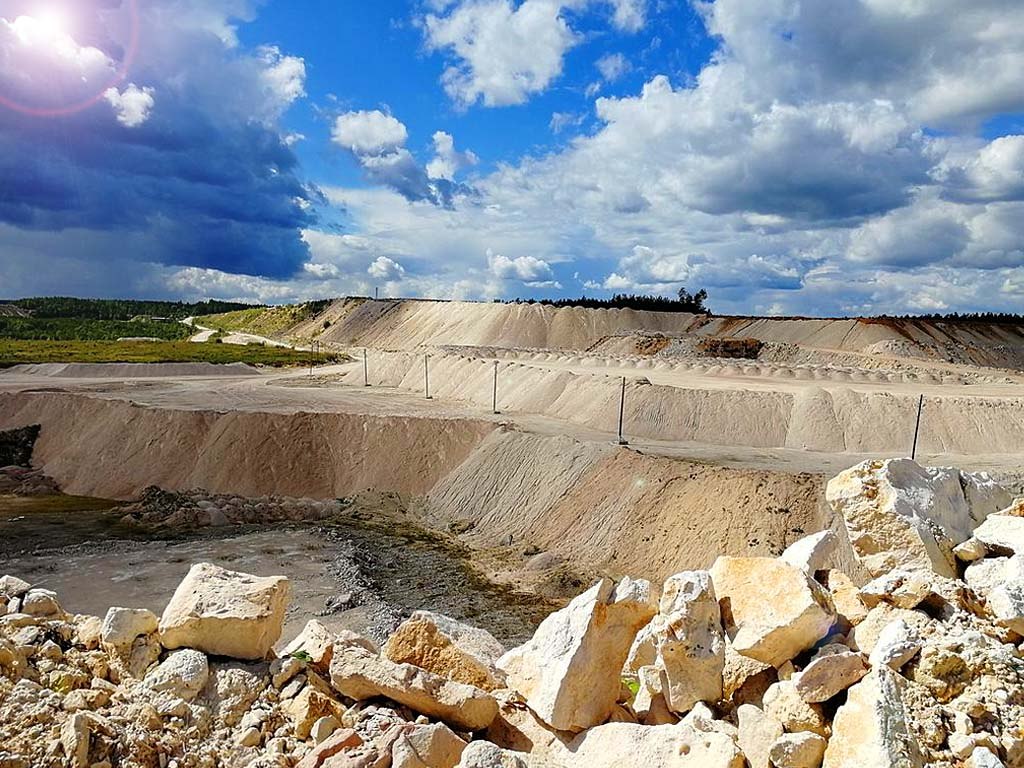 Карьеры дагестанского камня песчаника в Дагестане 